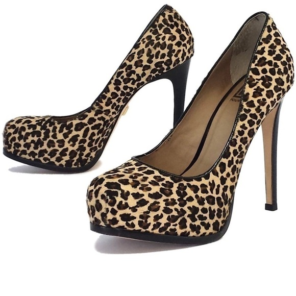 POUR La Victoire Ivette Leopard Pattern PU Hi Heel - Picture 1 of 8